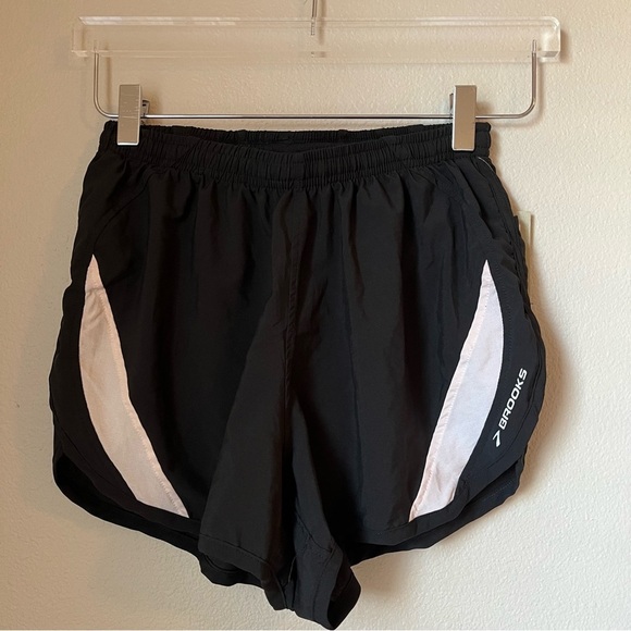 Brooks Infiniti Short II Black/White Size Small New with Tags - Picture 1 of 5